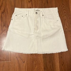 Brandy Melville NEW WITH TAGS white jean skirt fits like a size M